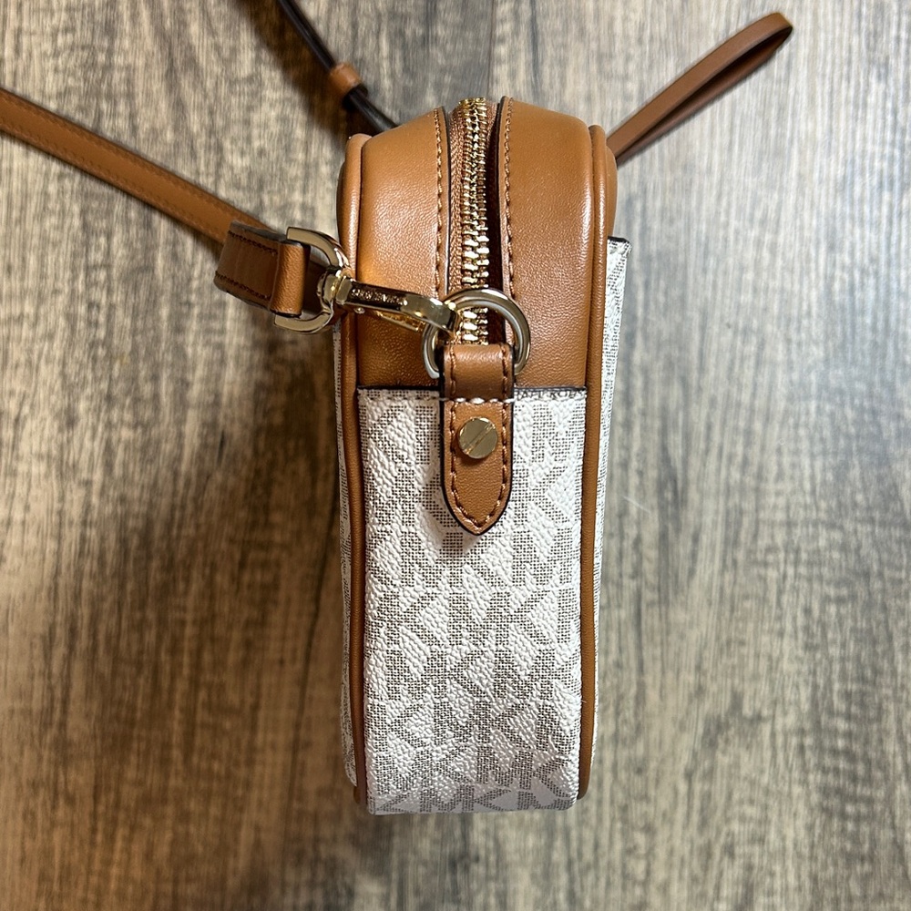 NWOT Michael Kors White and Brown Signature Crossbody Bag - Picture 4 of 14